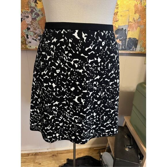 Theory Black & White Heavy Knit Short A-Line Pull On Lotamee Skirt Lustrate Patt - Picture 1 of 6